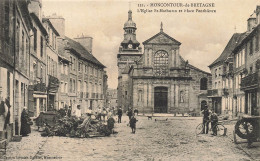 Moncontour De Bretagne * Place Penthièvre Et L'église St Mathurin * Travaux ? - Moncontour