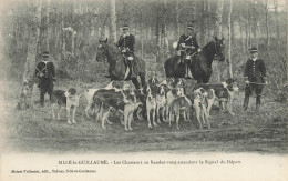 Sillé Le Guillaume * Les Chasseurs Au Rendez Vous Attendant Le Signal Du Départ * Chasse à Courre Vénerie - Sille Le Guillaume