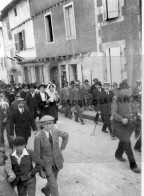 87- ST SAINT JUNIEN- SAINT GERMAIN CONFOLENS-   JEAN TEILLIET  A LA VIELLE - SUZANNE LEGER- TIRAGE PHOTO D UN NEGATIF - Personnes