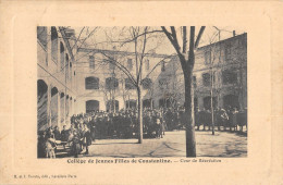 CPA ALGERIE / CONSTANTINE / COLLEGE DE JEUNES FILLES DE CONSTANTINE / COUR DE RECREATION / Rare - Konstantinopel