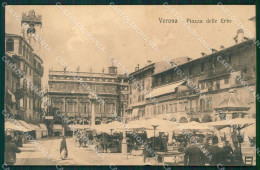 Verona Città Piazza Erbe Mercato PIEGA Cartolina QT4414 - Verona