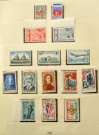 **, O 1958-1977 Legnagyobbrészt Postatiszta Francia Gyűjtemény Lindner Falcmentes, Előnyomott Albumban - Autres & Non Classés