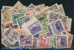 O Csehszlovákia 500 Db Régi Bélyeg Nagyon Sok Portóval Műanyag Tasakban / Czechoslovakia 500 Old Stamps With A Lot Of Po - Other & Unclassified