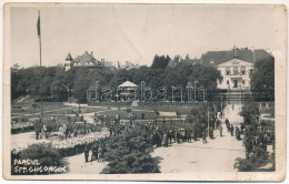 T3 1938 Sepsiszentgyörgy, Sfantu Gheorghe; Parcul / Park, ünnepség / Park, Celebration. Photo (fa) - Unclassified