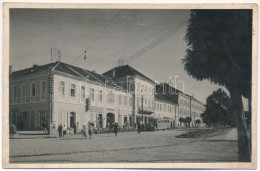 T3 1945 Sepsiszentgyörgy, Sfantu Gheorghe; Városi Szálloda és étterem, Drogéria, Autóbusz, Kupán Géza üzlete / Hotel And - Unclassified