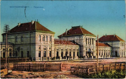 T2/T3 1940 Szatmárnémeti, Satu Mare; Pályaudvar, Vasútállomás. Vasúti Levelezőlapárusítás / Railway Station + "1940 Szat - Non Classés