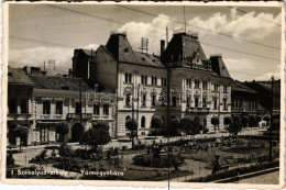 T2/T3 1942 Székelyudvarhely, Odorheiu Secuiesc; Vármegyeház, Ferencz Vilma Hecser Gyógyszertára, Persián üzlet / County  - Non Classés