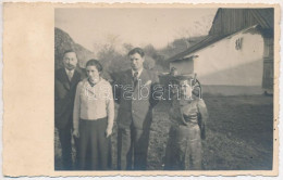 * T2 1939 Torda, Turda; Családi Fotó A Mezőgazdaságban / Family In The Farm. Photo - Non Classés