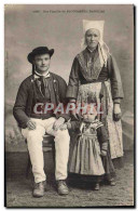 CPA Folklore Une Famille De Plougastel Daoulas - Trachten