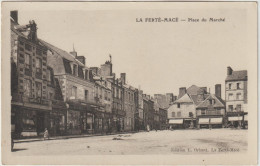 Dav:  Orne : LA FERTE  MACE : Place Du Marché - La Ferte Mace