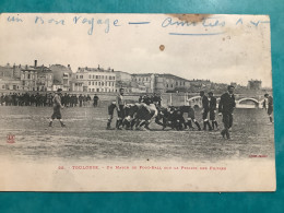 Sport Toulouse Un Match De Foot Ball. Rugby  Sur La Prairie Des Filtres - Rugby