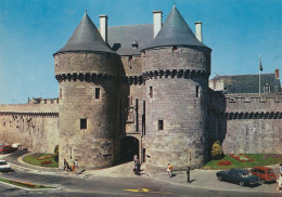 GUERANDE -- La Porte St Michel Et Les Remparts  (petite Animation,  Voitures Dont Renault 4L ).. - Guérande