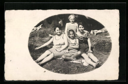 Foto-AK Vier Schwestern In Badebekleidung  - Mode