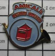 918B Pin's Pins / Beau Et Rare / MUSIQUE / COR DE CHASSE MUSIQUE FANFARE AMICALE DES POSTIERS JUMETOIS - Musique