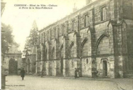 Condom. L'hotel De Ville , Le Cloitre Et La Sous Préfecture. - Condom