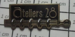 2120 Pin's Pins / Beau Et Rare / MARQUES / ATELIERS 28 TRINGLE A RIDEAU - Markennamen