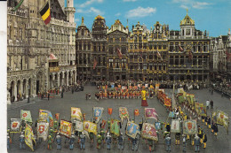 FOLKLORE  L OMMEGANG  GRAND PLACE A BRUXELLES - People