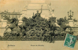 33 - Bordeaux - Monument Des Girondins - Animée - CPA - Oblitération Ronde De 1909 - Voir Scans Recto-Verso - Bordeaux