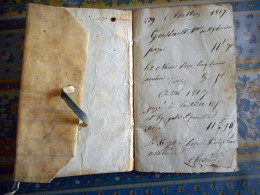 PETIT LIVRE DE COMPTE Daté 1817 Couverture En PEAU Lieu SAINT SYMPHORIEN - Manuscripts