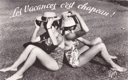 1-HUM 01+15 - LES VACANCES - C'EST CHAPEAU - Humour