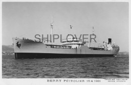 Pétrolier Français BERRY - Carte Photo éditions Marius Bar - Bateau/ship/schiff - Petroliere