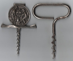 Deux  Tire _bouchons Anciens - Bottle Openers