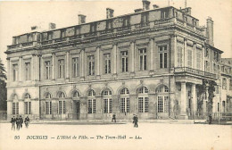 18 - Bourges - L'Hôtel De Ville - Animée - CPA - Carte Neuve - Voir Scans Recto-Verso - Bourges