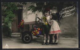 Foto-AK Photochemie Berlin Nr. 6458 /2: Kleines Kinderpaar Mit Blumenstrauss Vor Einem Auto  - Photographie