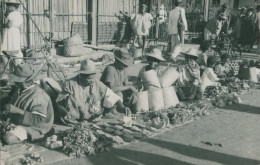 MADAGASCAR - TAMATAVE - Le Marché - Photo Format CPA - Photo - Hova : Jean RAZAFITRIMO  - TTB - Madagaskar