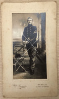 Portrait D’un Sous Officier Du 9me Régiment De Ligne Photo Sur Carte Par Photo Française à Bruxelles Entre 1892 Et 1914 - Guerre, Militaire
