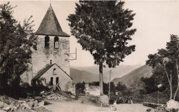 Gouaux De Larboust * Place Et église Du Village * Villageois - Otros & Sin Clasificación