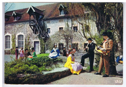 FOLKLORE BOURBONNAIS - Groupe " VICHY Et Ses Sources " - En Ecotanr Un Vieil Air - Editions " La Cigogne "- N° 03.000.37 - Personajes