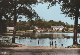 36 - Château-la-Vallière  -  Le Lac Et La Baignade - Autres & Non Classés