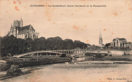 FRANCE - Auxerre - La Cathédrale Saint Germain Et La Passerelle - Edit C Dumoulin - Bateau - Carte Postale Ancienne - Auxerre