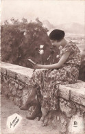 FANTAISIE -  Femme - Femme Lisant Une Lettre - Muret - A Mon Aimée - Carte Postale Ancienne - Mujeres