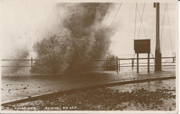 PC35822 Rough Sea. Bexhill On Sea. B. Hopkins - Monde