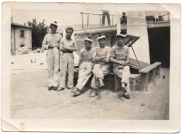 Photo Originale : Militaire - Militaria : Marine : Groupe De Soldats " La Couronne " Bateau, Caserne Flottante - Toulon - War, Military