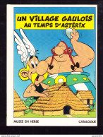 ASTERIX : Album Cartonné UN VILLAGE GAULOIS AU TEMPS D'ASTERIX Par MUSEE EN HERBES En 1985 - Astérix