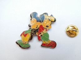 Beau Pin's , Disney , Minnie & Mickey , Verso Quadrillé , époxy - Disney