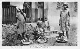 CAMEROUN  Douala Pouponnière   (Scan R/V) N°   8   \QQ1110Ter - Camerún