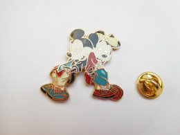 Beau Pin's En EGF , Disney , Minnie & Mickey , Verso Quadrillé - Disney