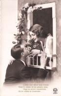 Couple - Tes Yeux - Femme Caressant Le Visage D'un Homme - Fenêtre - Carte Postale Ancienne - Couples