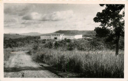 CAMEROUN  YOKO Une Belle Construction Sur Les Hauts Plateaux  (scan Recto-verso) PFRCR00063 P - Kameroen