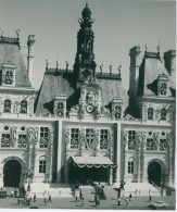 Photo Hotel De Ville De Paris En 1964 Le 25 Aout, Préparatif Pour La Réception Du Président De Gaulle, Format 19/23 - Plaatsen