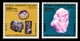 Madagaskar 1989  "Ornamental Mineral Industry", Petrified Wood, Minerals - Préhistoriques