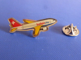 Pin's Avion Balair Cta Airbus A310 - Suisse - Compagnie Aérienne Airlines (BB16) - Avions