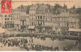 02 SAINT QUENTIN #MK53631 LES PRUSSIENS SUR LA GRAND PLACE EN 1871 - Saint Quentin