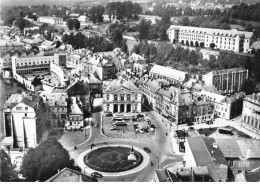 08 SEDAN AK#DC145  VUE AERIENNE DE LA VILLE DE LA PLACE TURENNE ET L HOPITAL MILITAIRE - Sedan