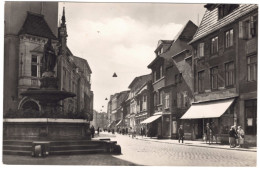 Postkarte Güstrow Post/Bowinbrunnen/Pferdemarkt, S/w, 1965, Ungelaufen, I-II - Guestrow