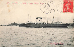 Calais * Le Bateau Cargo Malle Dans L'avant Port - Calais